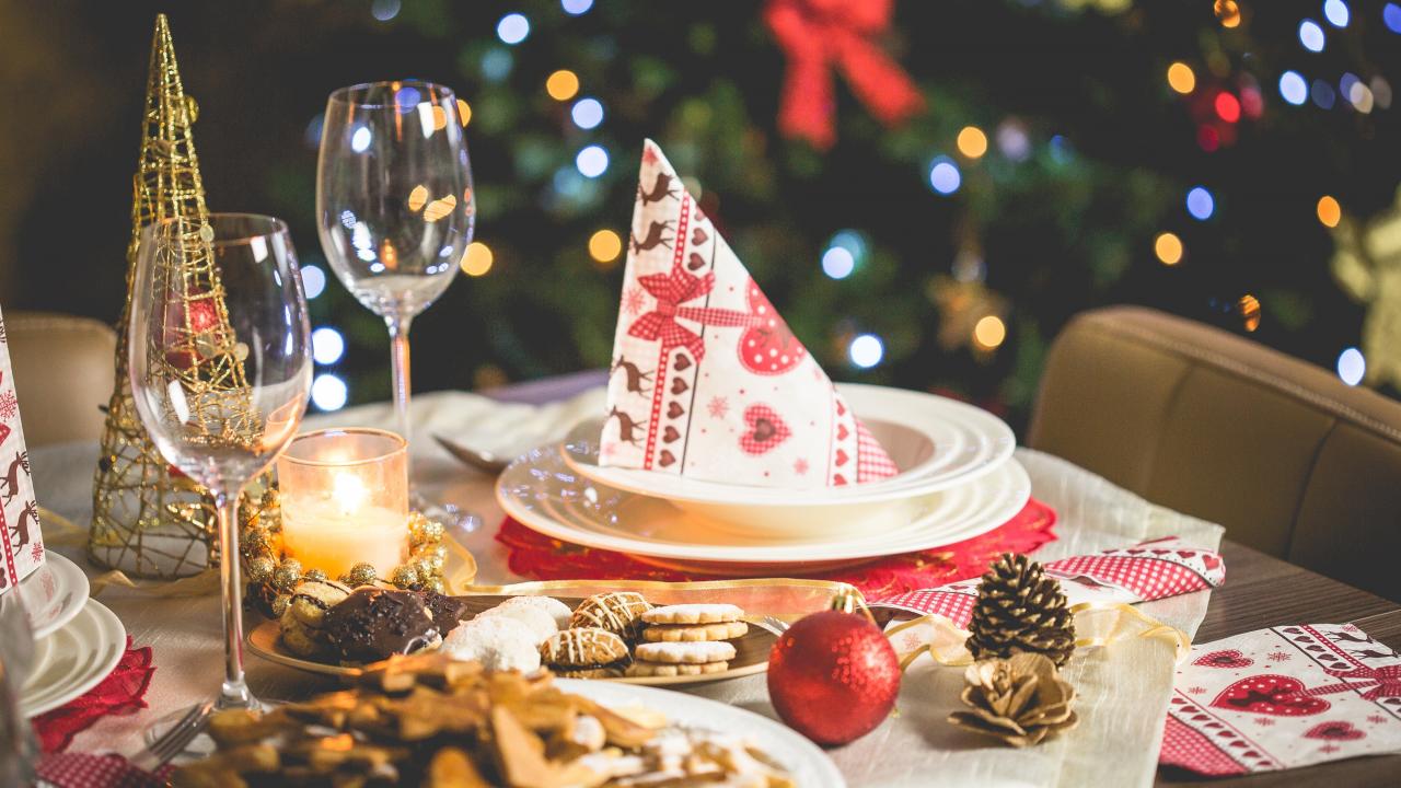 holiday dinner table