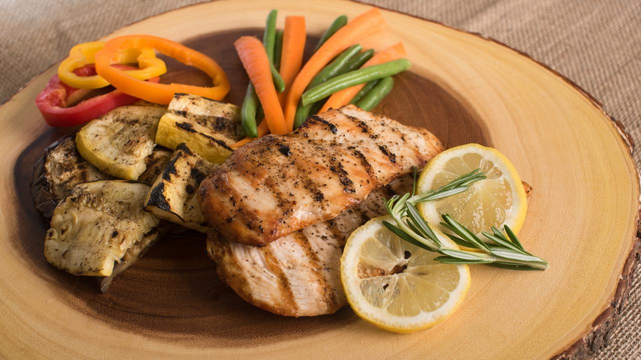 grilled chicken and vegetbles